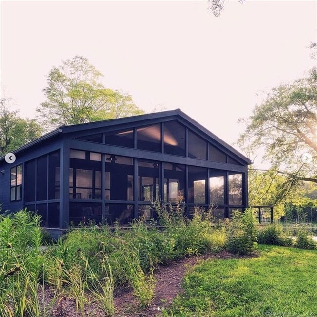 8 Chester Rd in Warren, CT - Building Photo - Building Photo