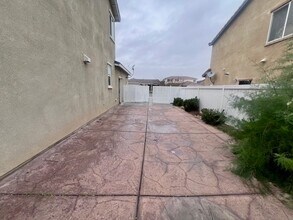 44902 Dusty Rd in Lancaster, CA - Building Photo - Building Photo