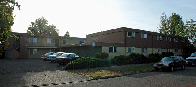 Flintridge Apartments in Eugene, OR - Building Photo - Building Photo