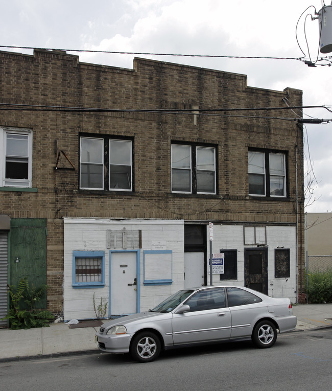 416 Communipaw Ave in Jersey City, NJ - Building Photo - Building Photo