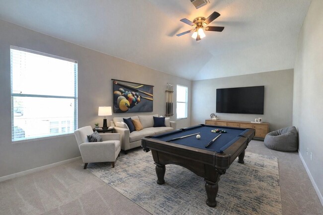 12111 Carriage Oak Cir