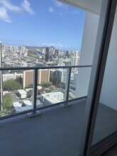 825 Keeaumoku St, Unit 3605 in Honolulu, HI - Foto de edificio - Building Photo