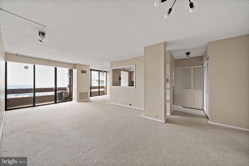 1326 Spruce St in Philadelphia, PA - Building Photo