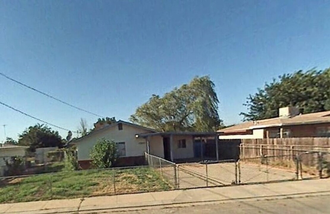 13043 Davis St in Hickman, CA - Building Photo