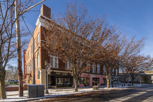 2415 Main St in Stratford, CT - Building Photo - Building Photo