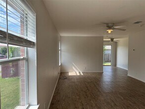 12415 Jamie Dr in Manor, TX - Foto de edificio - Building Photo