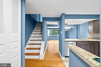 12110 Purple Sage Ct, Unit 15502-B in Reston, VA - Building Photo - Building Photo