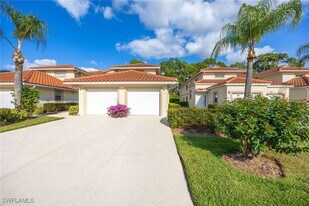 640 Luisa Ln in Naples, FL - Building Photo