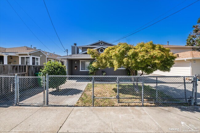 1659 Thrush Ave in San Leandro, CA - Foto de edificio - Building Photo