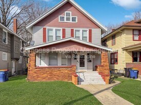 1243 Sherman St SE in Grand Rapids, MI - Building Photo