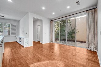 519 S Melrose St in Anaheim, CA - Foto de edificio - Building Photo