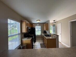 217 Tamarack Dr in Seneca, SC - Building Photo - Building Photo
