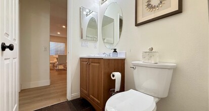 11858 Sunstone Ct in Jurupa Valley, CA - Foto de edificio - Building Photo