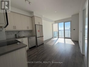 105 Oneida Crescent in Richmond Hill, ON - Building Photo - Building Photo