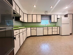 41 Flower Hill Rd in Poughkeepsie, NY - Building Photo - Building Photo