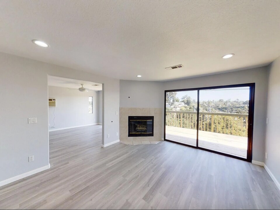 5539-5541 Dorothy Dr in San Diego, CA - Building Photo