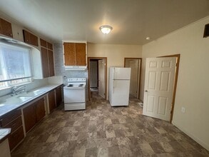 804 S 12th Ave in Yakima, WA - Foto de edificio - Building Photo