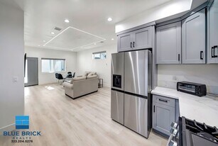 5841 Vanalden Ave in Los Angeles, CA - Building Photo