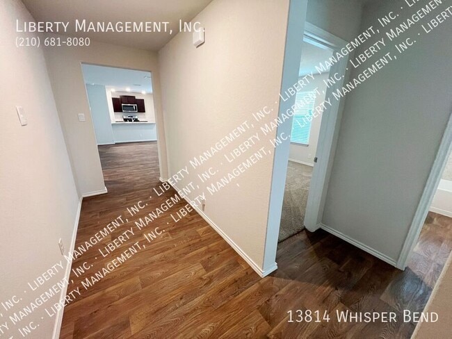 13814 Whisper Bnd in San Antonio, TX - Foto de edificio - Building Photo