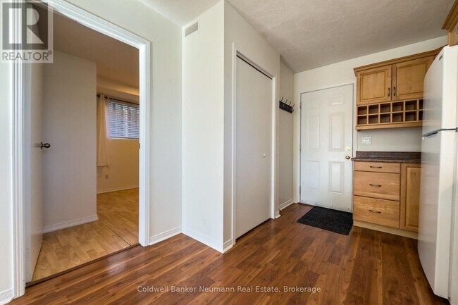 18 O'Connor Ln in Guelph, ON - Building Photo - Building Photo