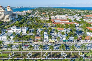 261 Royal Poinciana Way in Palm Beach, FL - Building Photo