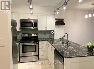 19-419 Northern Heights Dr in Richmond Hill, ON - Building Photo - Building Photo