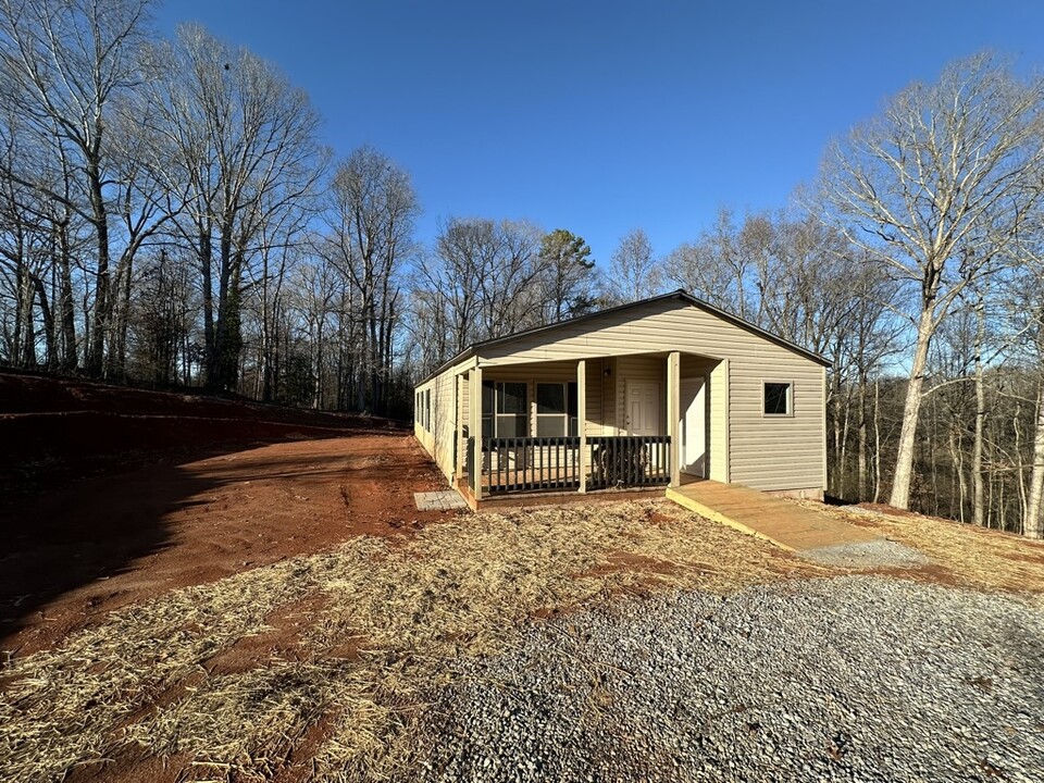 220 Purple Star Ln in Cleveland, GA - Building Photo