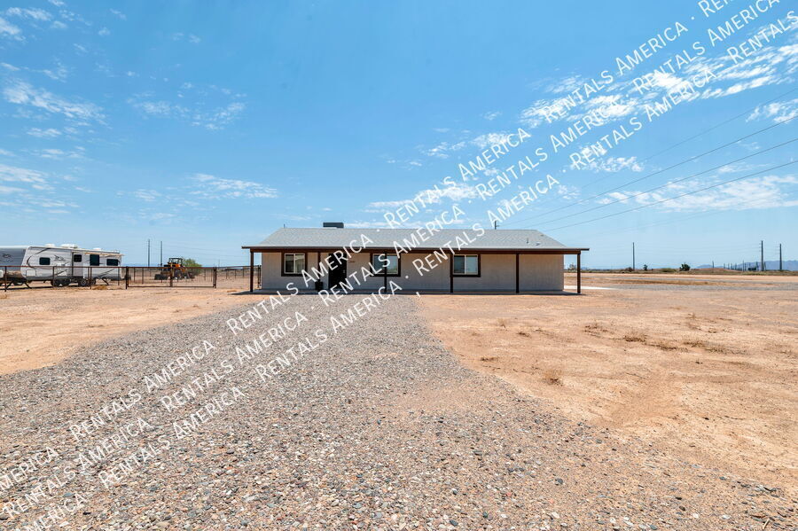 2949 W Derby St in Casa Grande, AZ - Building Photo
