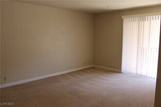4310 Sandy River Dr in Las Vegas, NV - Foto de edificio - Building Photo