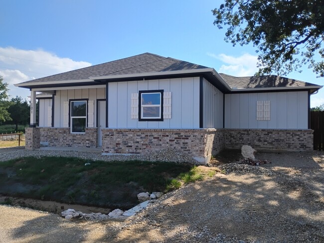 property at 1006 Wooded Holw Ct