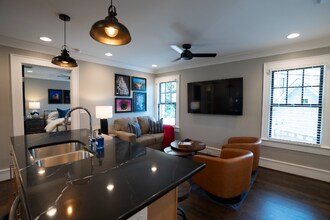 2030 W Trade St in Charlotte, NC - Foto de edificio - Building Photo