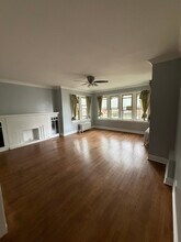 8240 S Evans Ave, Unit Apt 1 in Chicago, IL - Foto de edificio - Building Photo