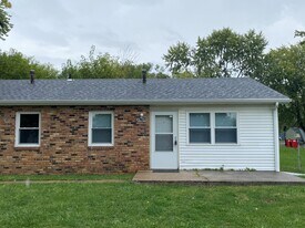 2702 Dale Dr, Unit A in Champaign, IL - Building Photo