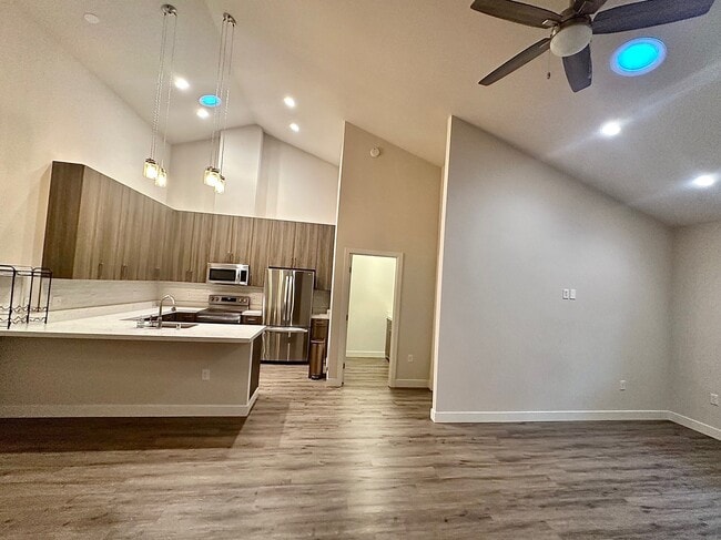 2309 K St, Unit #201