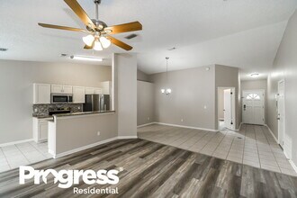 8026 Fleur De Lis Dr in Jacksonville, FL - Building Photo - Building Photo