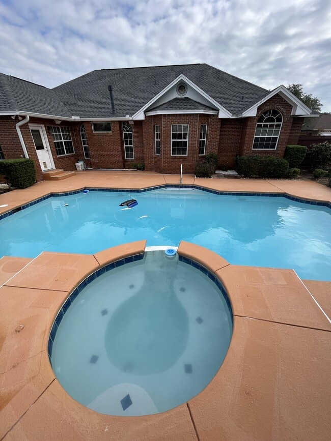 property at 2059 Pritchard Point Dr