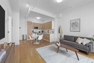 517 W 45th St in New York, NY - Building Photo
