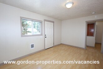 15028 SE Arista Dr in Portland, OR - Building Photo - Building Photo