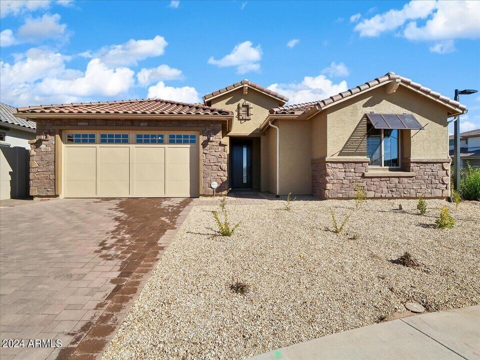 5863 N 86th Ln in Glendale, AZ - Building Photo