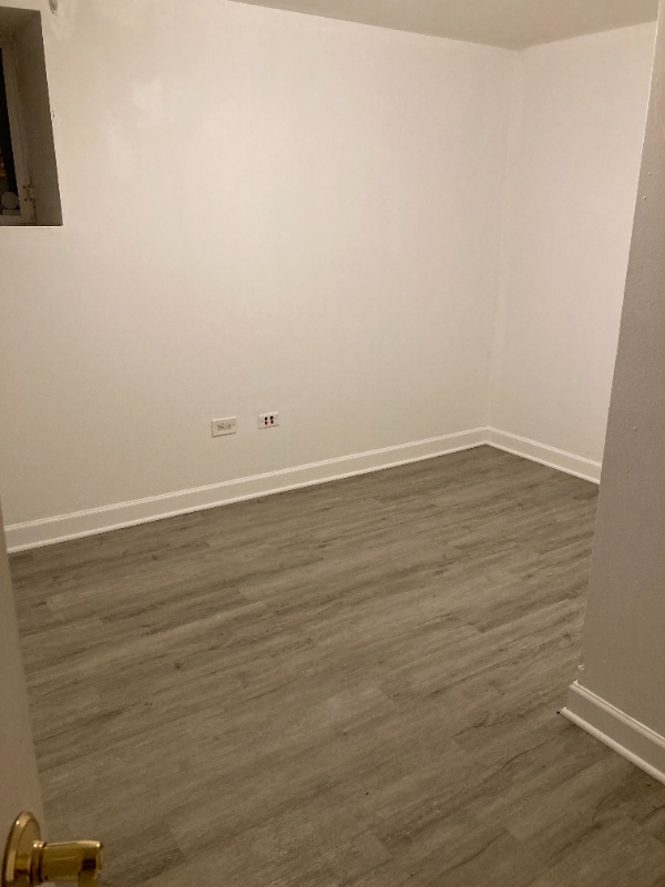 property at 945 W Agatite Ave