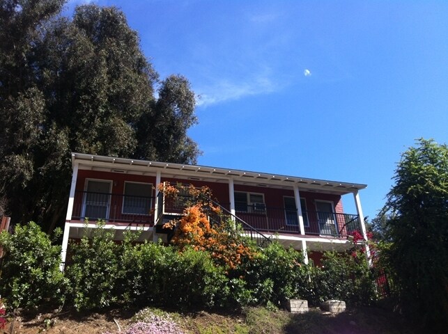 3224 Barham Blvd in Los Angeles, CA - Foto de edificio