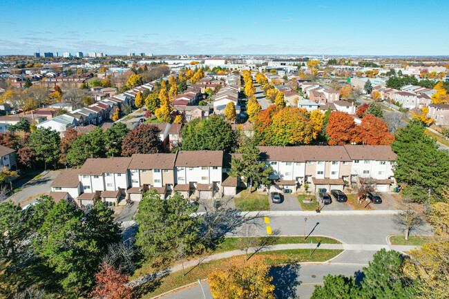 Markham Corners in Toronto, ON - Building Photo - Building Photo