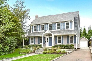 2 Sound View Terrace in Greenwich, CT - Building Photo