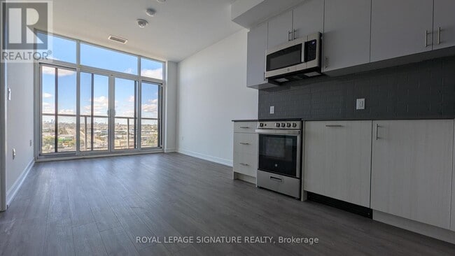 property at 1195-1195 The Queensway