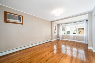 46 E 16th St in Bayonne, NJ - Building Photo - Building Photo