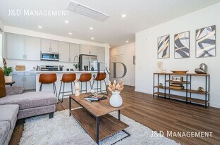 5559 Lauretta St in San Diego, CA - Building Photo