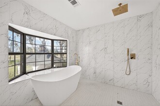 29927 County Rd 25 in Damon, TX - Building Photo - Building Photo