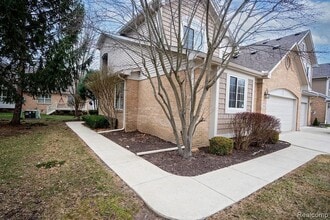 23869 McCort Dr, Unit 68 in Brownstown Township, MI - Building Photo - Building Photo