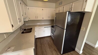 4517 N Sharon Ave in Fresno, CA - Building Photo - Building Photo