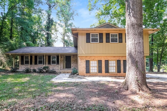 property at 2115 Pine Knoll Cir NE